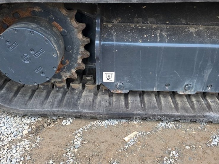 2020-new-holland-e57c-image-20