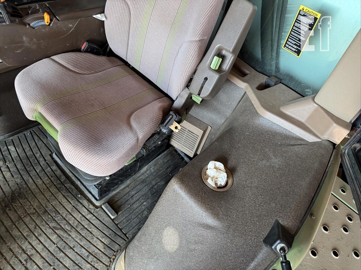 2005-john-deere-4720-image-60