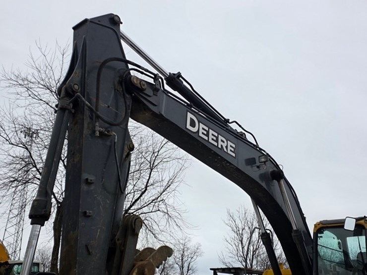 2012-deere-200d-lc-image-58