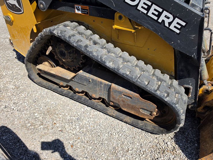 2023-deere-317g-image-14