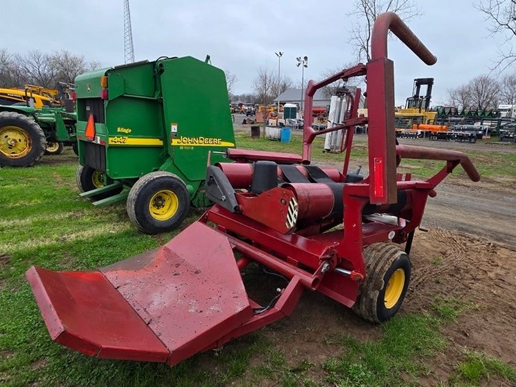 new-holland-b37p-image-4