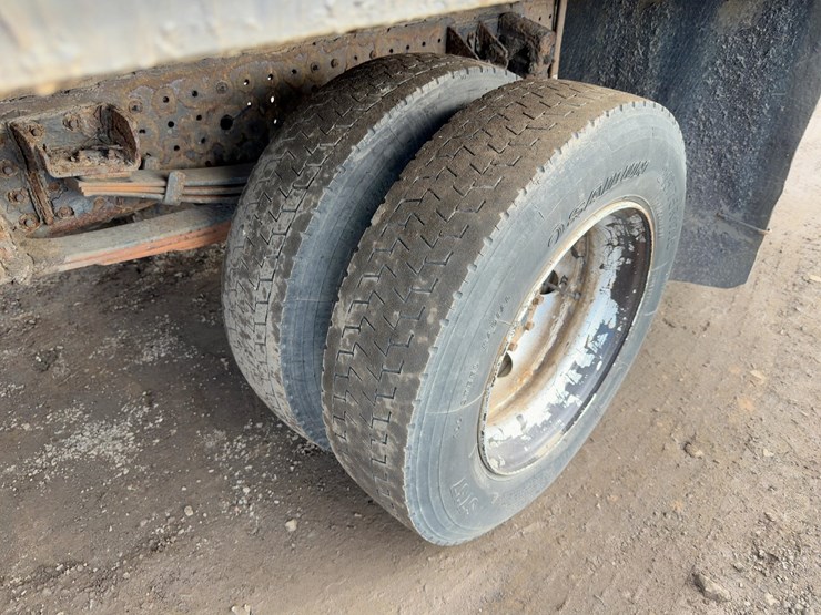 2014-mitsubishi-fuso-fe160-image-13