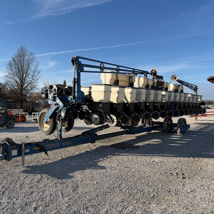 KINZE 3650