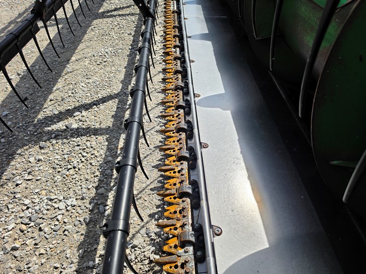 2006-john-deere-630f-image-11