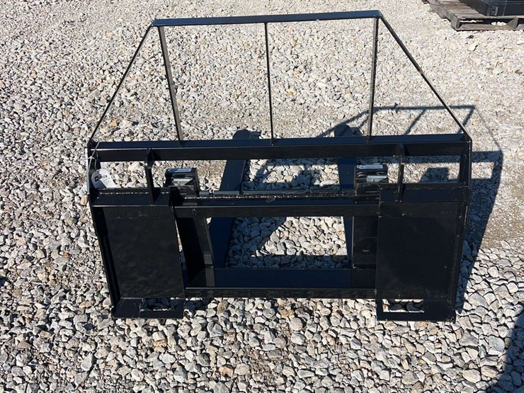 agt-skid-steer-pallet-forks-image-2