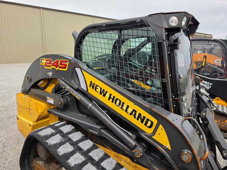 2018-new-holland-c245-image-13