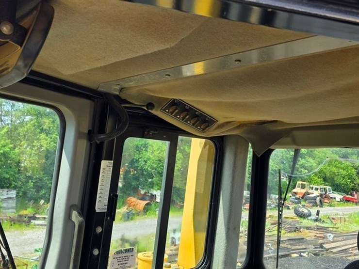 2012-caterpillar-d6t-xl-image-69