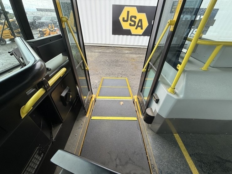 2012-gillig-40'-electric-transit-bus-image-25