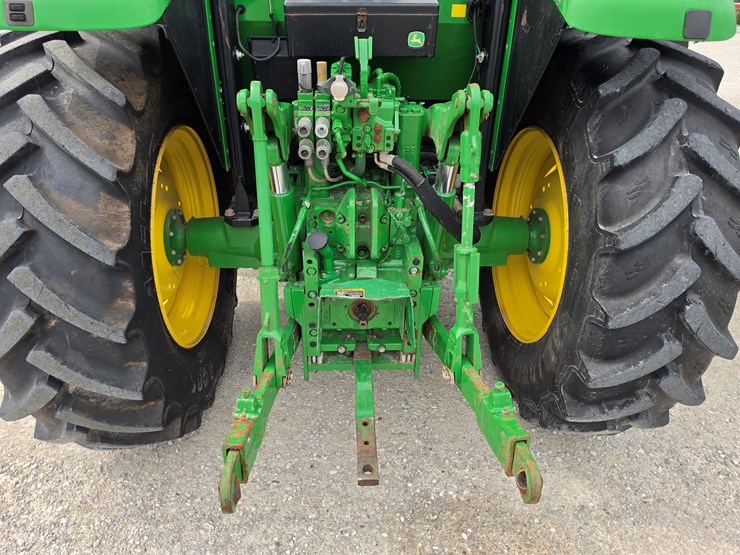 2017-john-deere-6120m-image-18