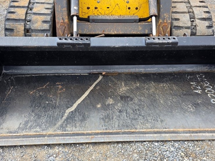 2008-new-holland-c185-image-36