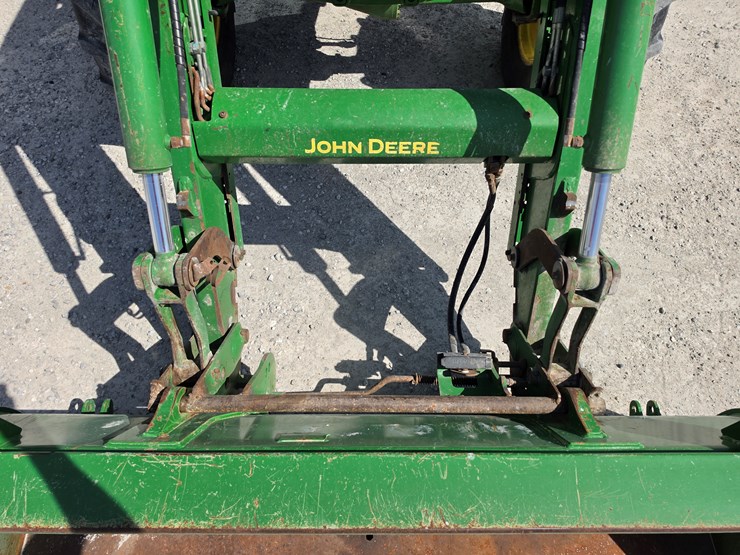 2016-john-deere-6110r-image-5