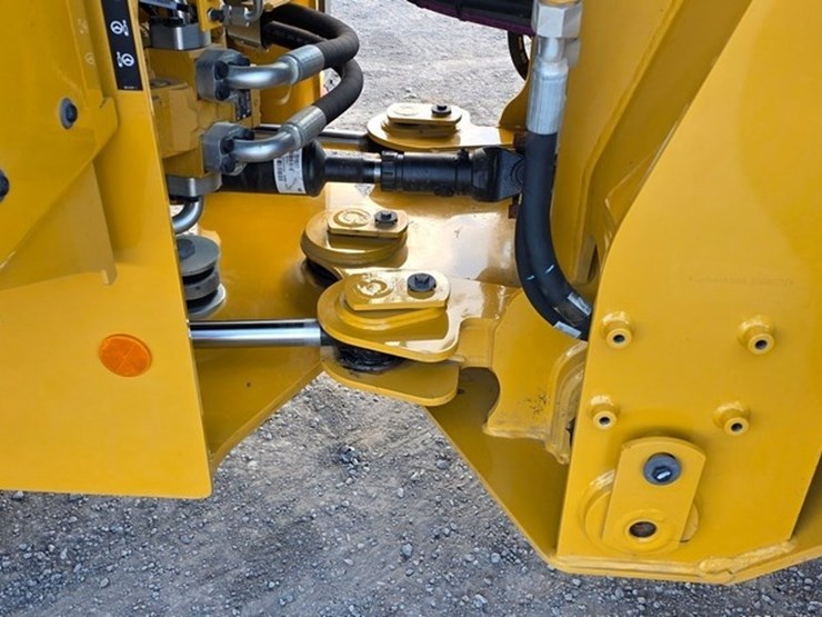 2024-caterpillar-930-image-38