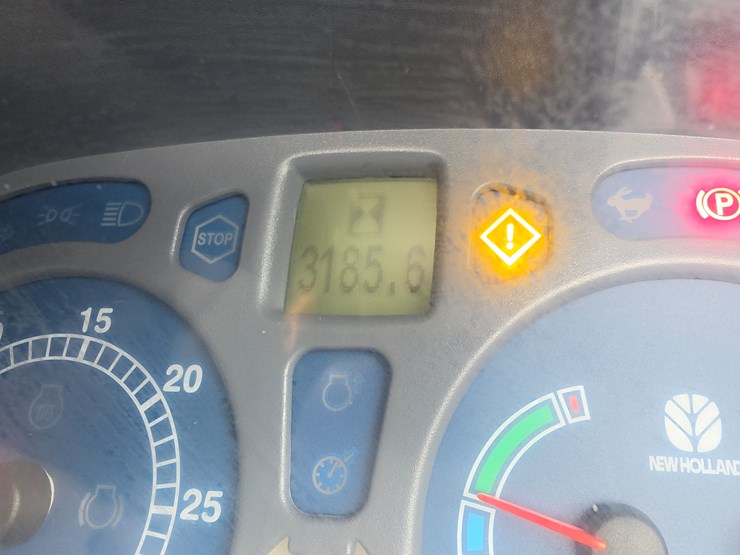 2006-new-holland-ts110a-image-16