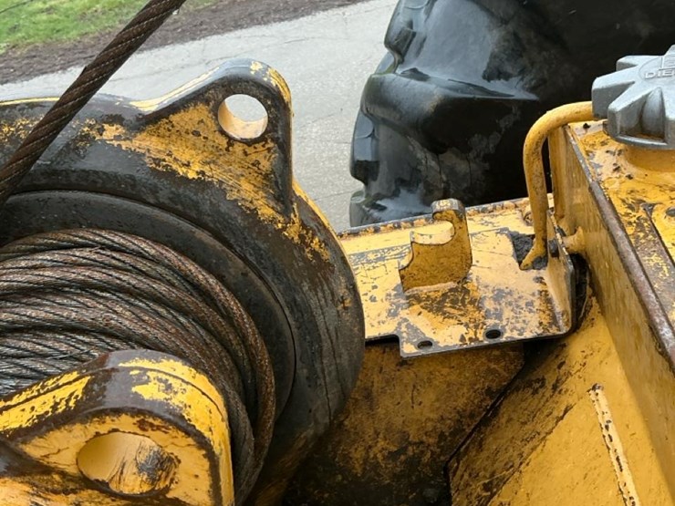 2012-deere-648-image-45