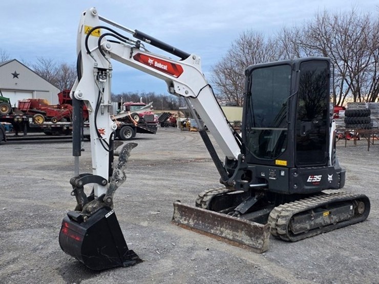 2022-bobcat-e35i-image-1