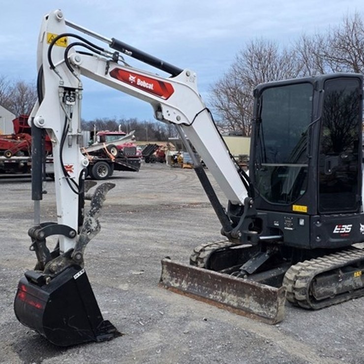 2022 BOBCAT E35i
