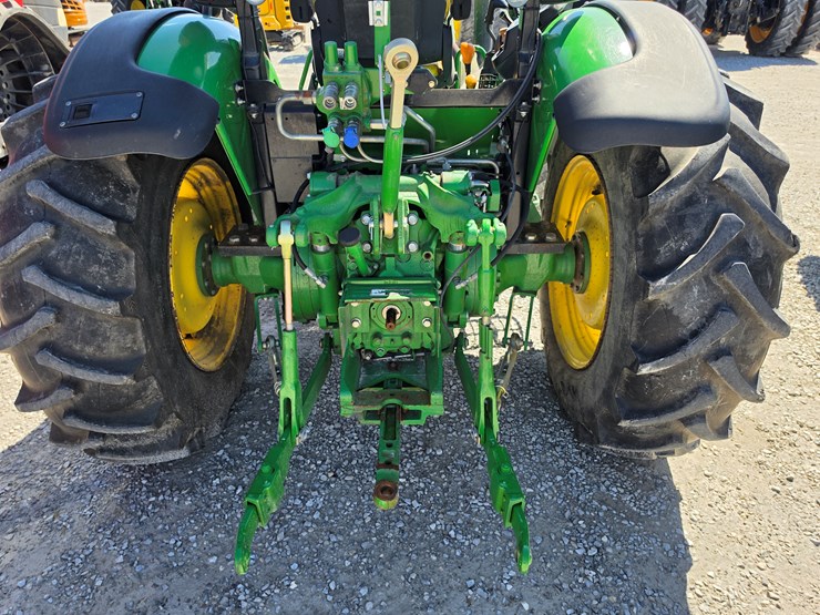 2014-john-deere-5085m-image-9