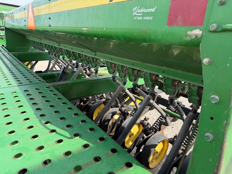 1992-john-deere-750-image-13