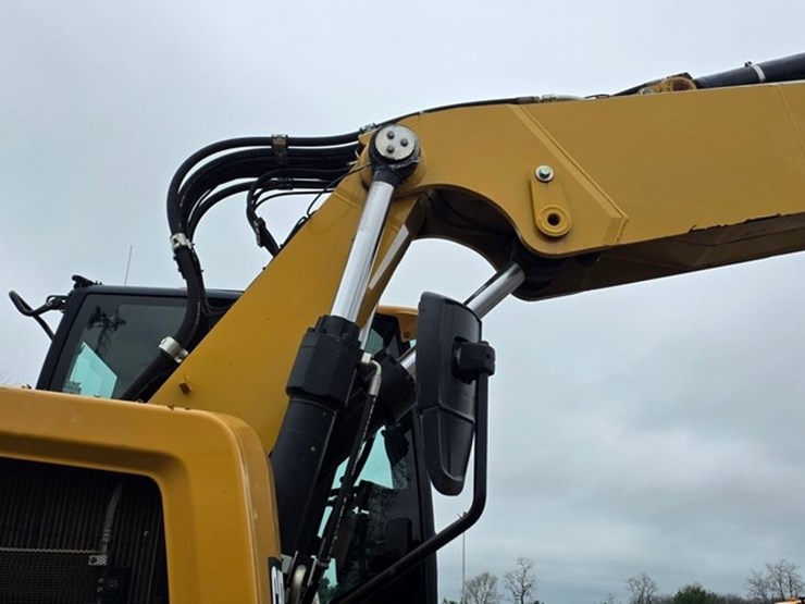 2018-caterpillar-m322f-image-15