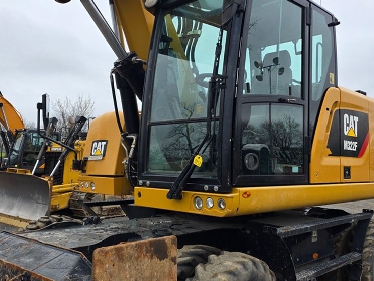 2018-caterpillar-m322f-image-37
