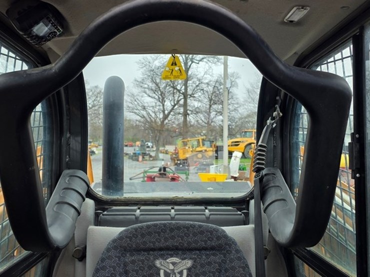 2022-case-tr340b-image-48