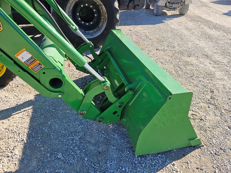 2018-john-deere-5075e-image-6