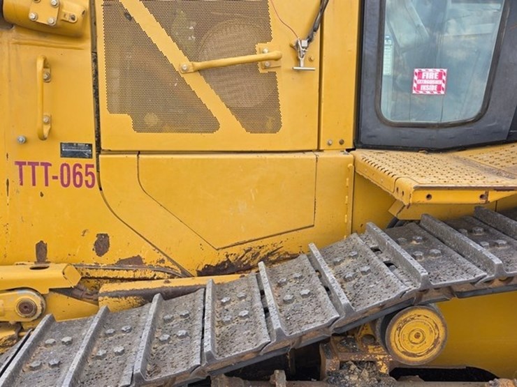 2012-caterpillar-d6t-xl-image-16