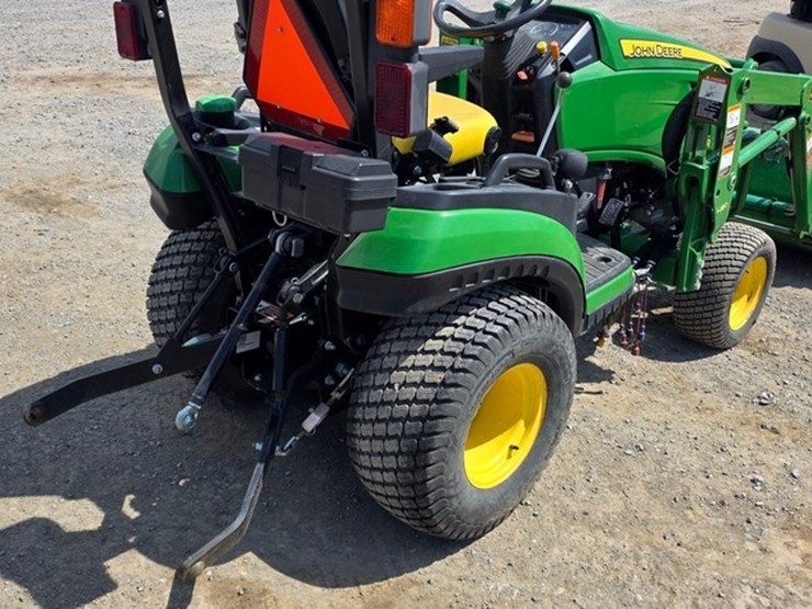 2014-john-deere-1025r-image-12