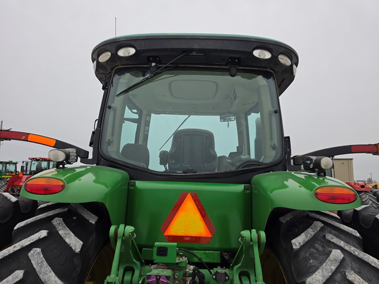 2011-john-deere-8235r-image-13