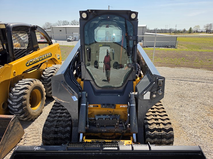 2023-deere-333g-image-4