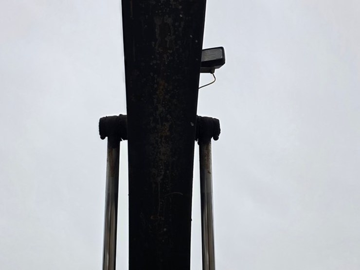 2012-deere-200d-lc-image-50