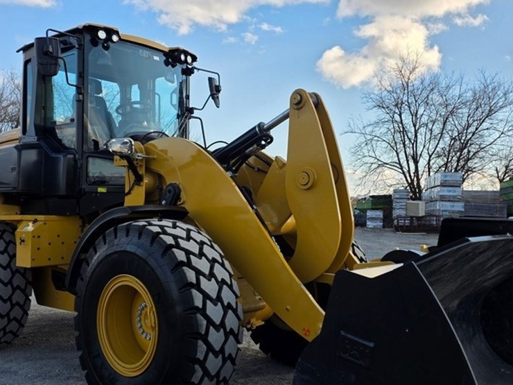 2024-caterpillar-930-image-47