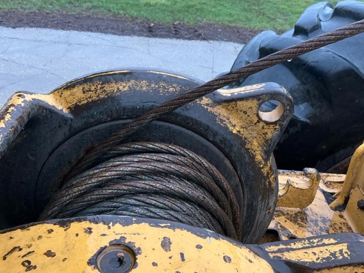 2012-deere-648-image-44