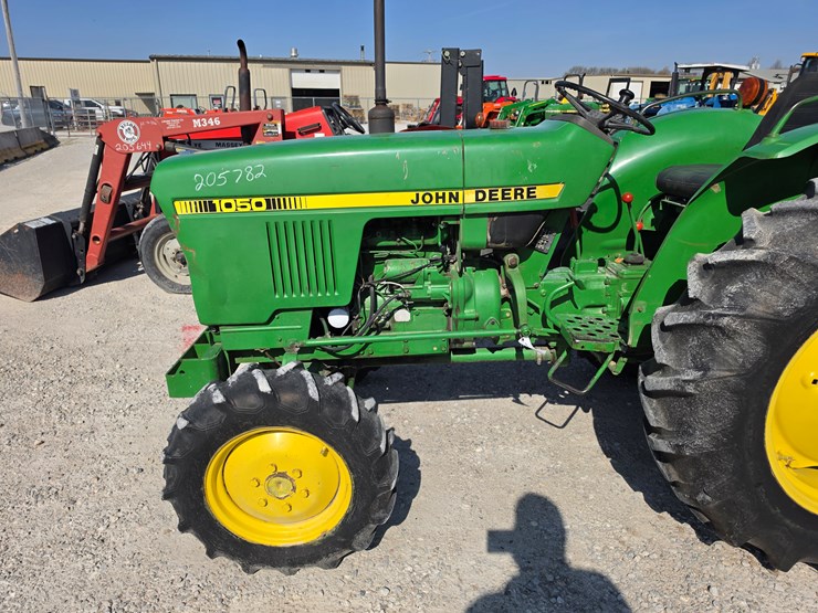 1983-john-deere-1050-image-3