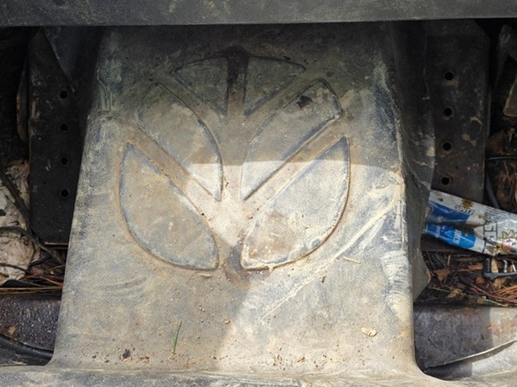 2010-new-holland-c185-image-49