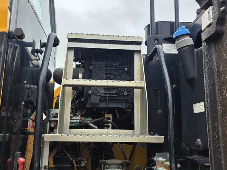 2018-caterpillar-m322f-image-53