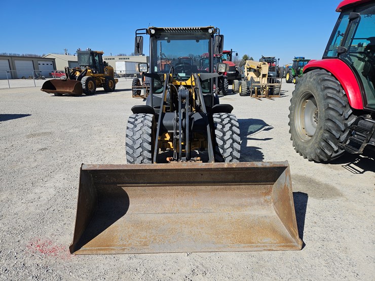 2013-deere-204k-image-2