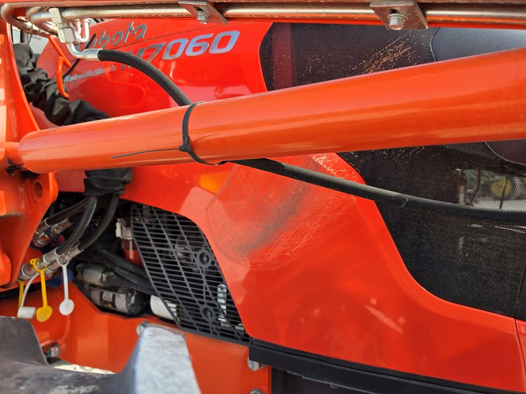 2022-kubota-m7060-image-23