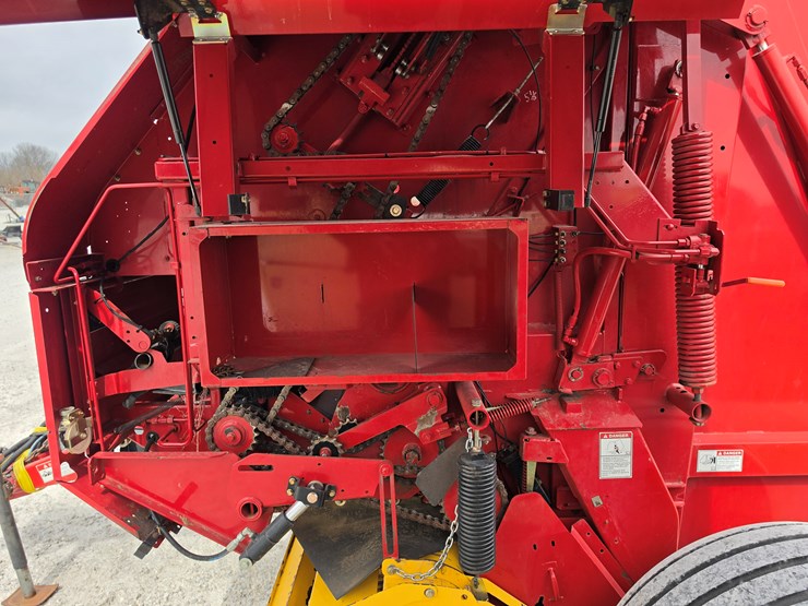 2013-new-holland-br7090-image-7