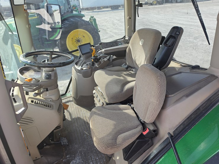 2016-john-deere-6145r-image-18
