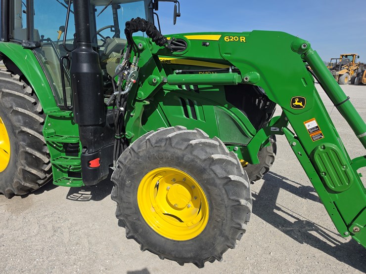 2019-john-deere-6130m-image-7