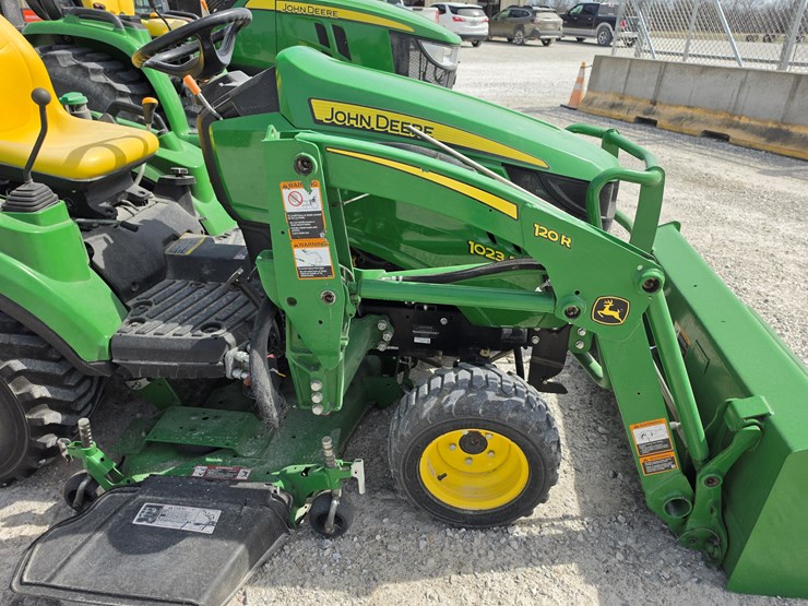 2018-john-deere-1023e-image-21