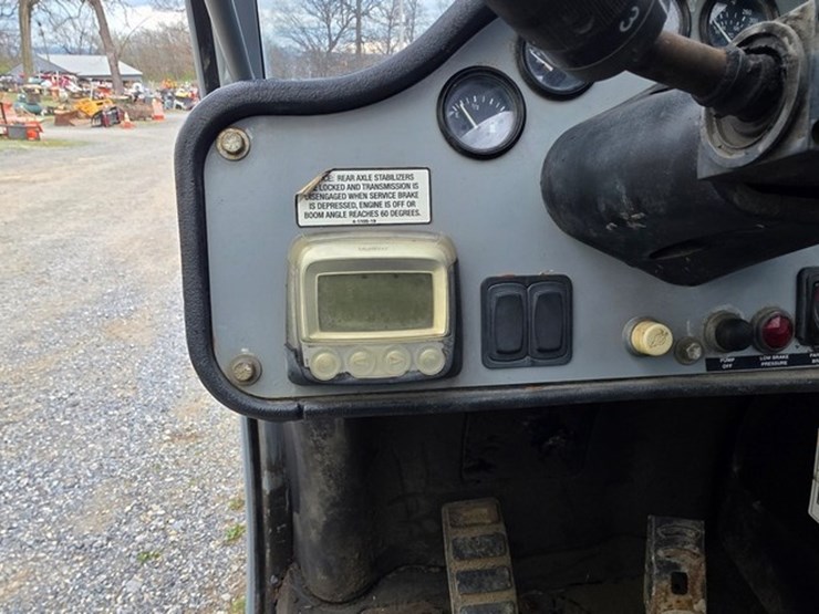 2011-genie-gth844-image-51