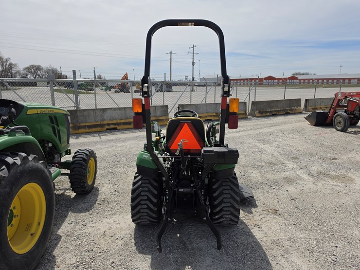 2018-john-deere-1023e-image-16