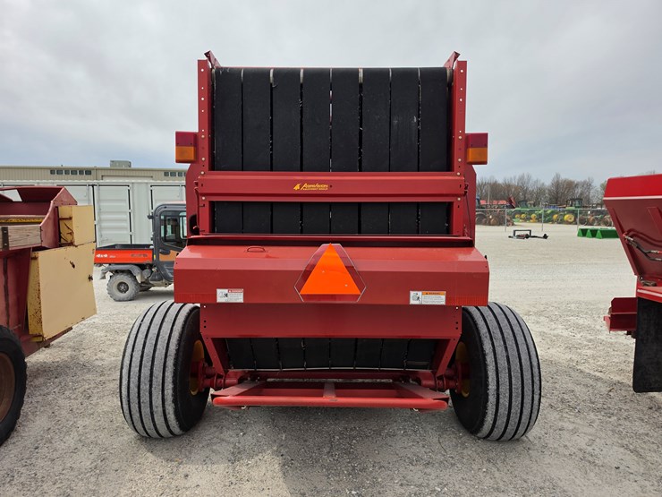 2013-new-holland-br7090-image-9