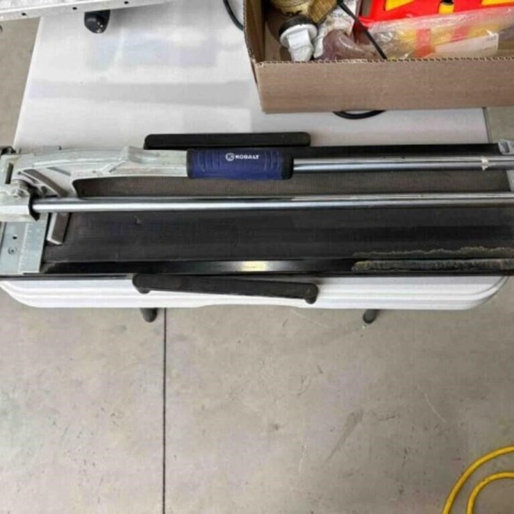 KOBALT TILE SAW