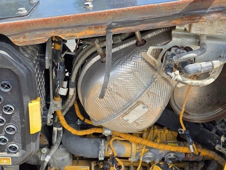 2021-caterpillar-d5-lgp-image-62