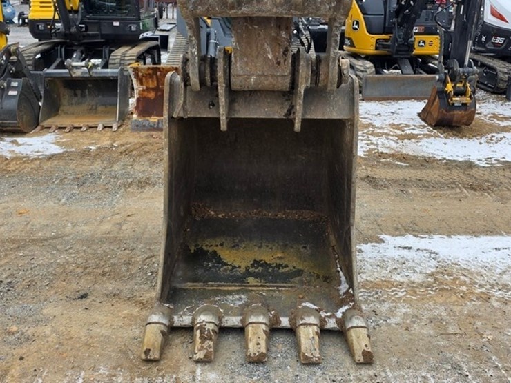 2012-deere-200d-lc-image-51