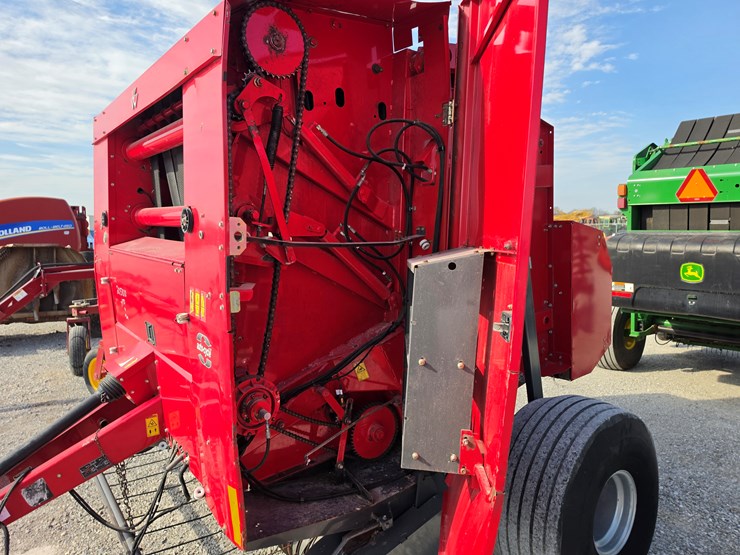 2012-massey-ferguson-2856a-image-12