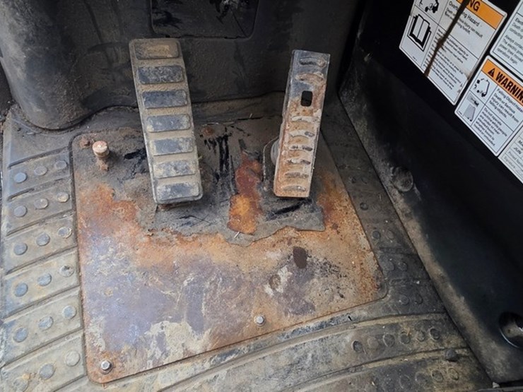 2011-genie-gth844-image-45